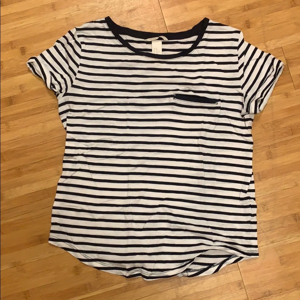 Striped T shirt⭐️